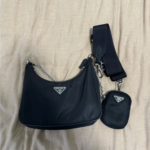 PRADA Nylon Re-Edition 2005 Shoulder Bag - Picture 3 of 5